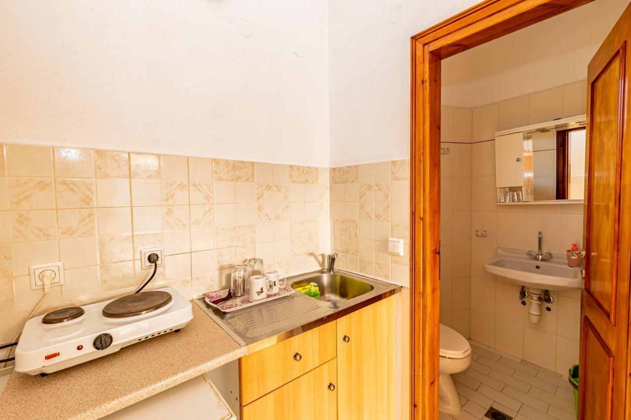 Skioni Studios Nea Skioni Bagian luar foto